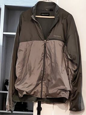 Marmot Men's Two-Tone Olive and Gray Windbreaker Jacket l Large